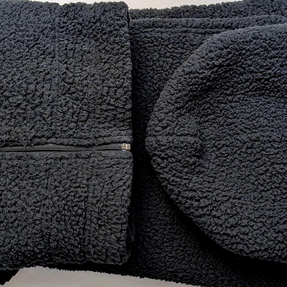 Offline By Aerie Black Sherpa Hooded Poncho - Picture 9 of 9